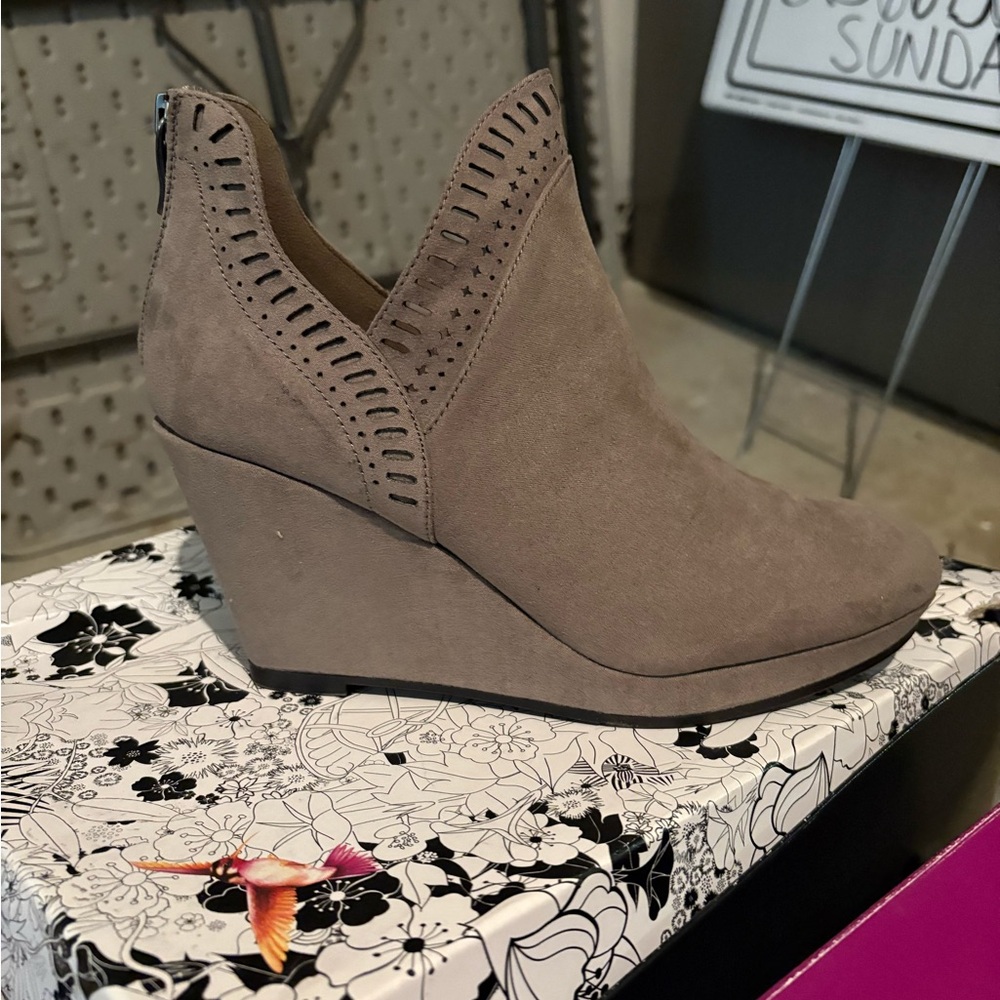 CL by Laundry Taupe Wedge Booties